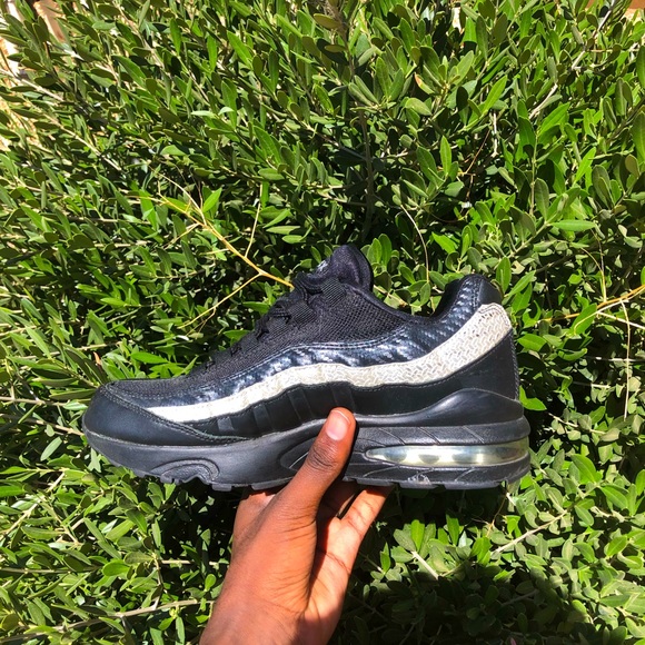 Black Airmax 95 (Gs) - Picture 4 of 10